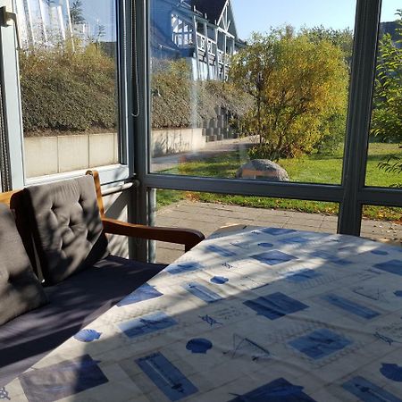 Ferienwohnung 4 Im Haus Am See Mit Wintergarten Und Terrasse Seedorf (Rugen) Quarto foto