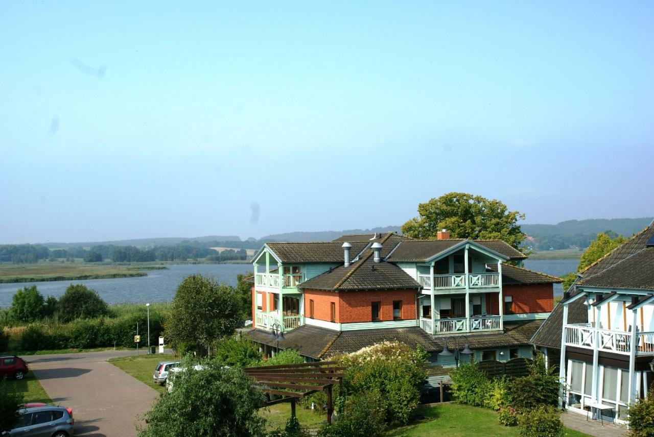 Ferienwohnung 4 Im Haus Am See Mit Wintergarten Und Terrasse Seedorf (Rugen) Exterior foto