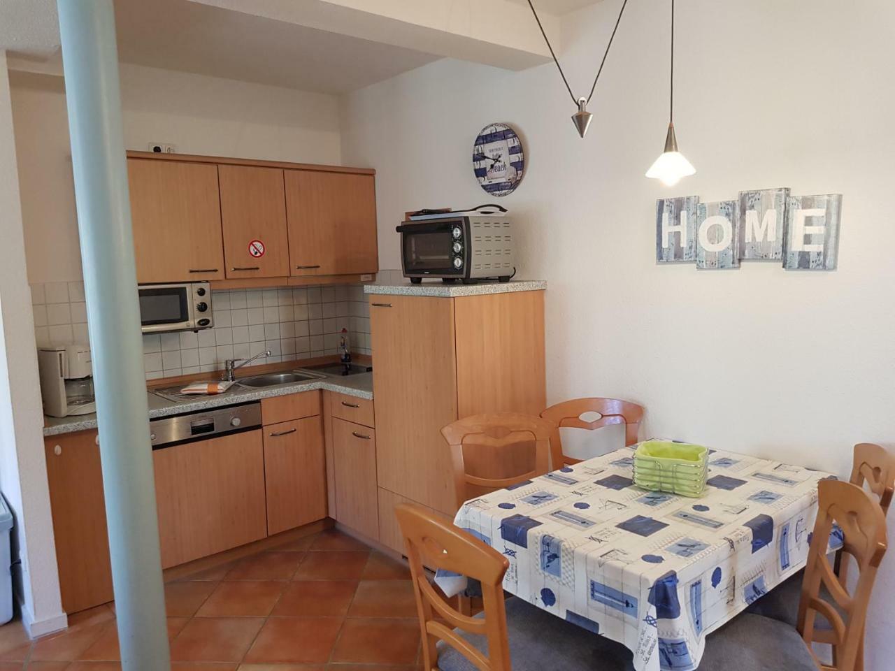 Ferienwohnung 4 Im Haus Am See Mit Wintergarten Und Terrasse Seedorf (Rugen) Quarto foto