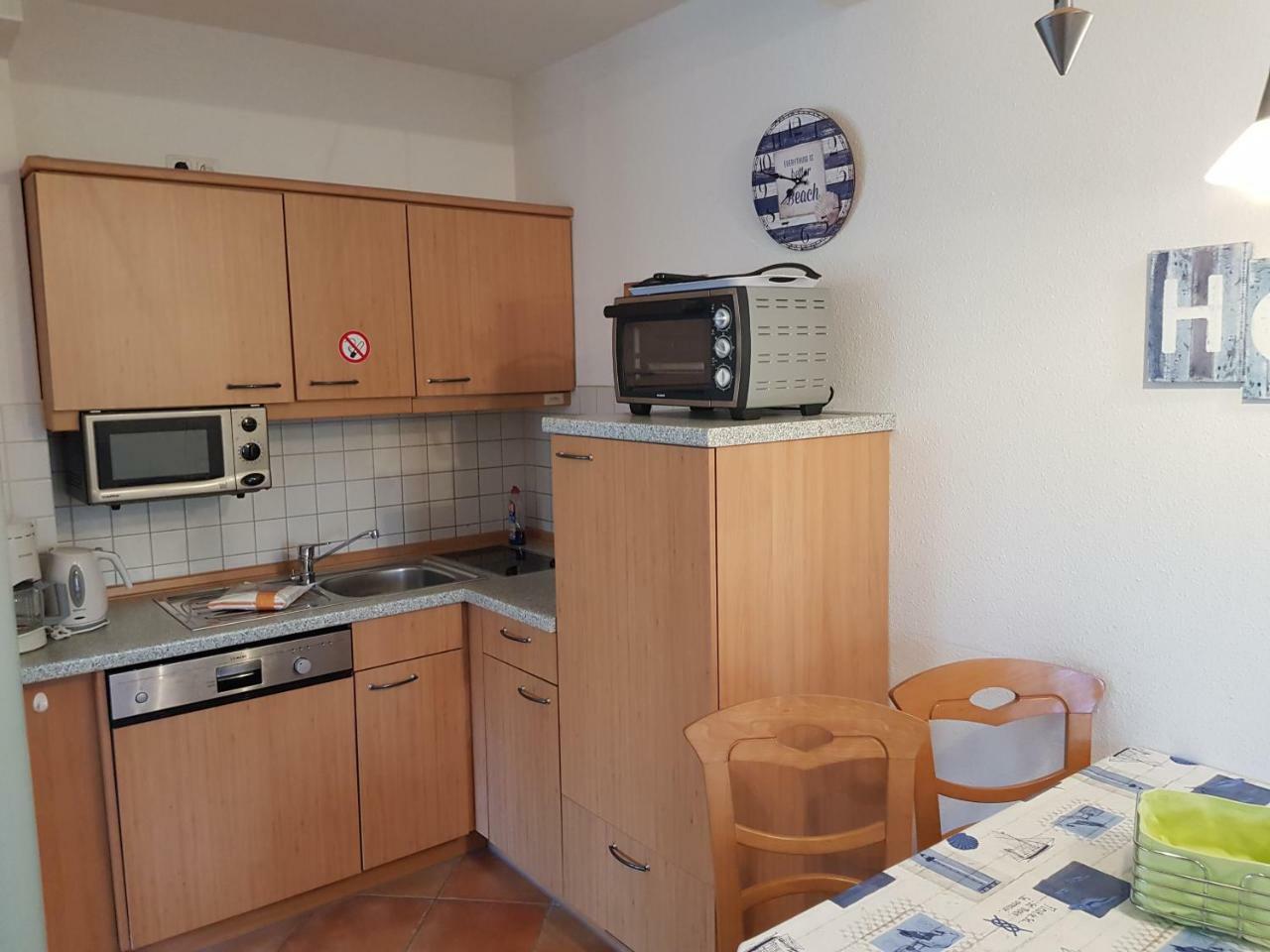 Ferienwohnung 4 Im Haus Am See Mit Wintergarten Und Terrasse Seedorf (Rugen) Quarto foto