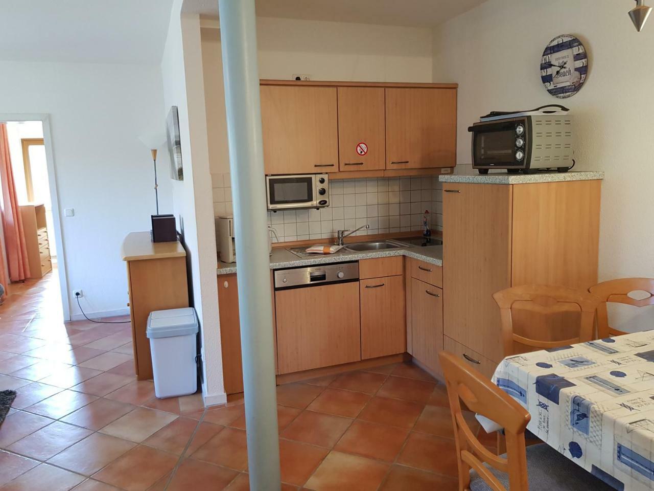 Ferienwohnung 4 Im Haus Am See Mit Wintergarten Und Terrasse Seedorf (Rugen) Quarto foto