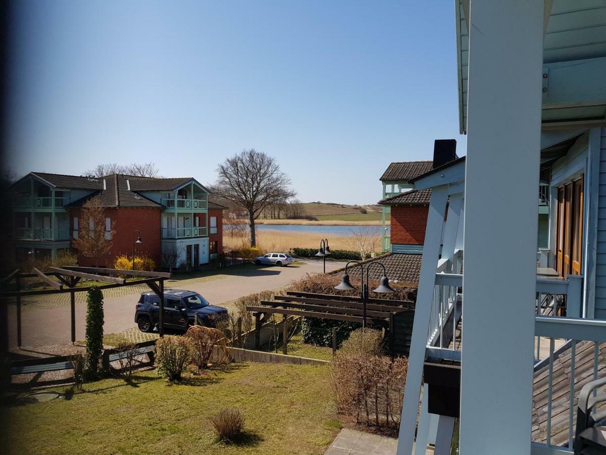 Ferienwohnung 4 Im Haus Am See Mit Wintergarten Und Terrasse Seedorf (Rugen) Quarto foto